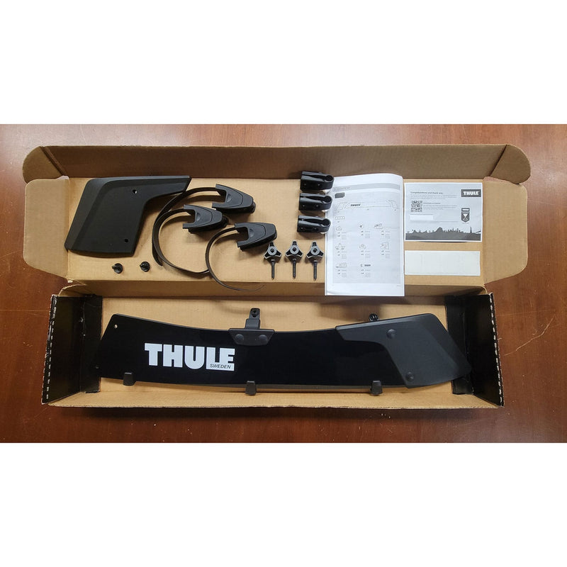 Load image into Gallery viewer, Thule AirScreen XT Sm- 32" (OPEN BOX)
