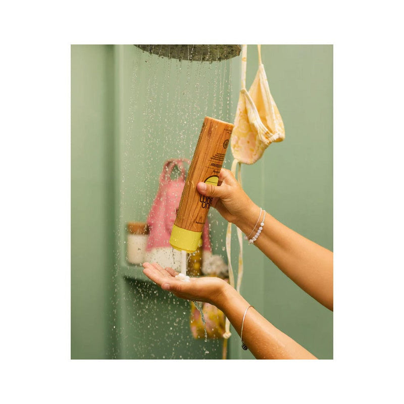 Load image into Gallery viewer, Sun Bum Revitalizing Conditioner