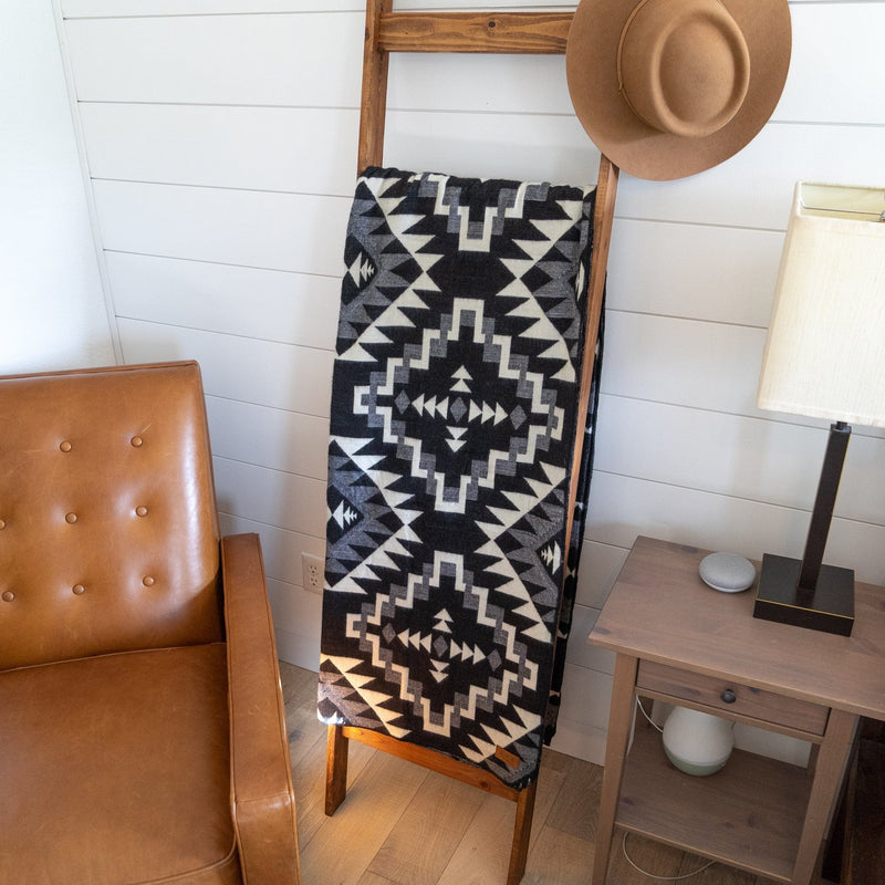 Load image into Gallery viewer, Andean Alpaca Wool Blanket - Black Chakana by Alpaca Threadz