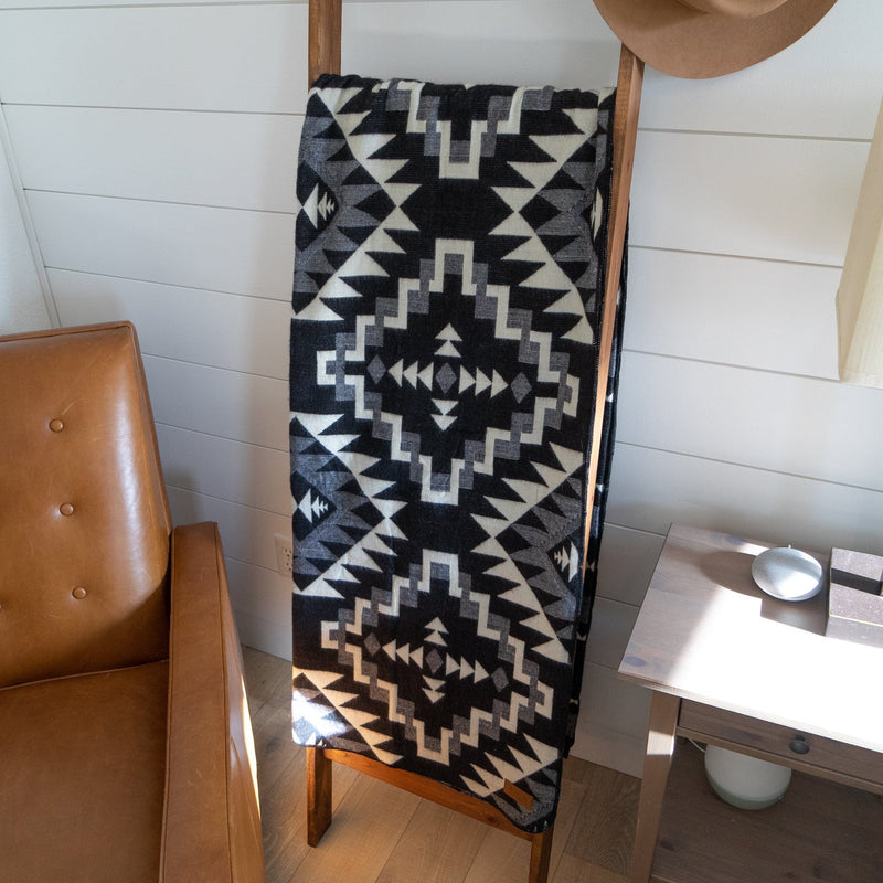 Load image into Gallery viewer, Andean Alpaca Wool Blanket - Black Chakana by Alpaca Threadz