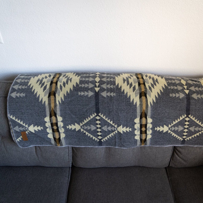Load image into Gallery viewer, Andean Alpaca Wool Blanket - Cloud by Alpaca Threadz