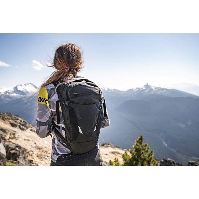 Load image into Gallery viewer, Camelbak Chase Protector Cycling 70oz Vest