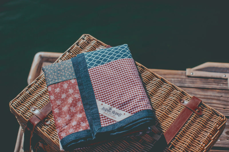 Load image into Gallery viewer, Charleston Picnic Basket by Picnic Time Family of Brands
