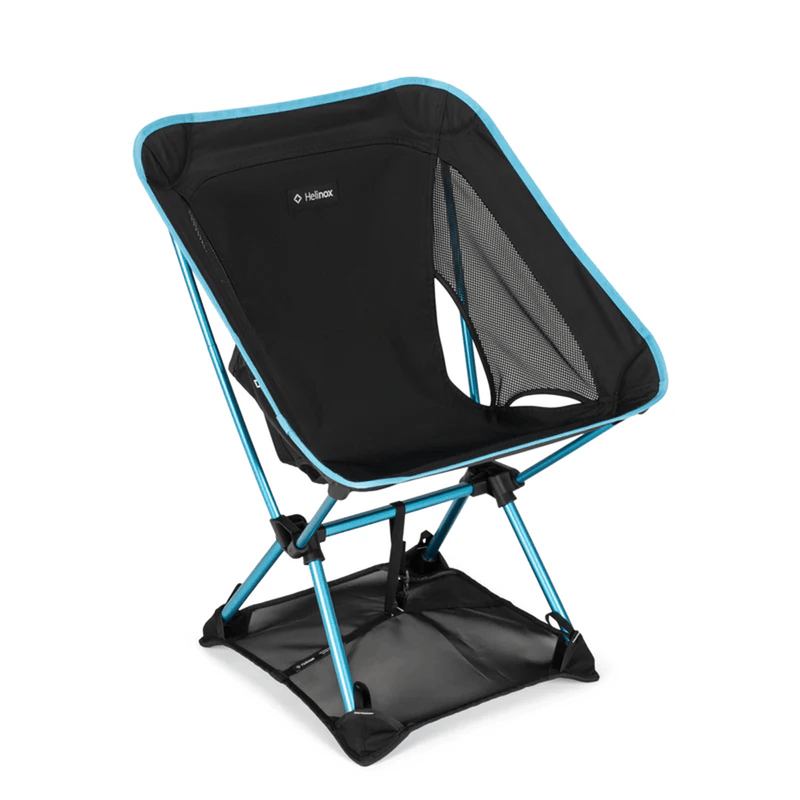 Load image into Gallery viewer, Black camping chair with blue frame on a white background