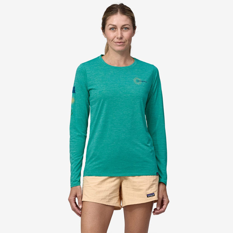Load image into Gallery viewer, Patagonia Women's Long Sleeve Cap Cool Daily Graphic Shirt - Waters