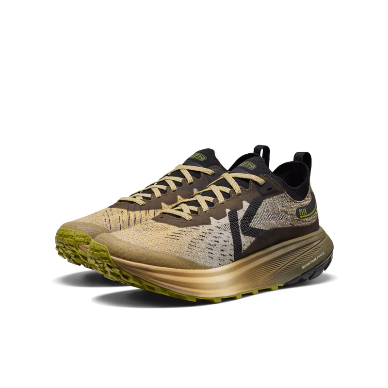 Load image into Gallery viewer, Pair of running shoes with a white background