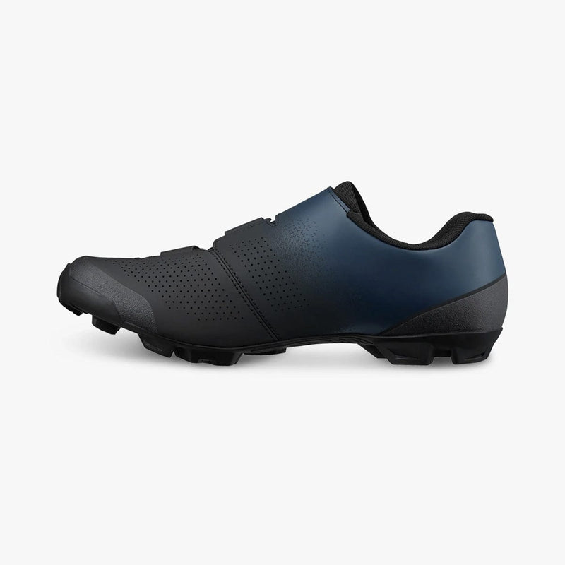 Load image into Gallery viewer, Black cycling shoe on a white background
