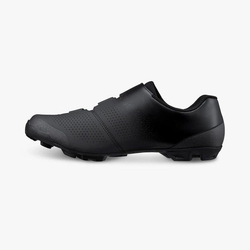 Load image into Gallery viewer, Black cycling shoe on a white background