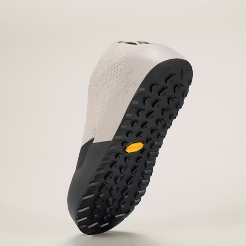 Load image into Gallery viewer, Arc'Teryx Kragg Men Pull On Shoe