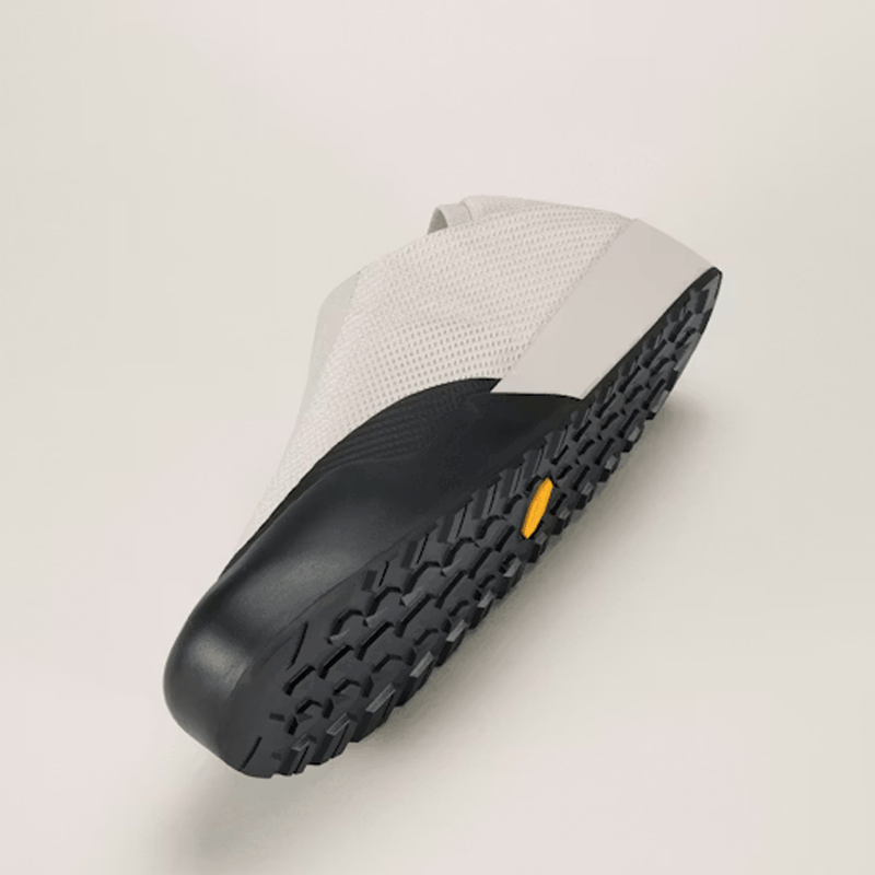 Load image into Gallery viewer, Black shoe sole with textured pattern on a light gray background