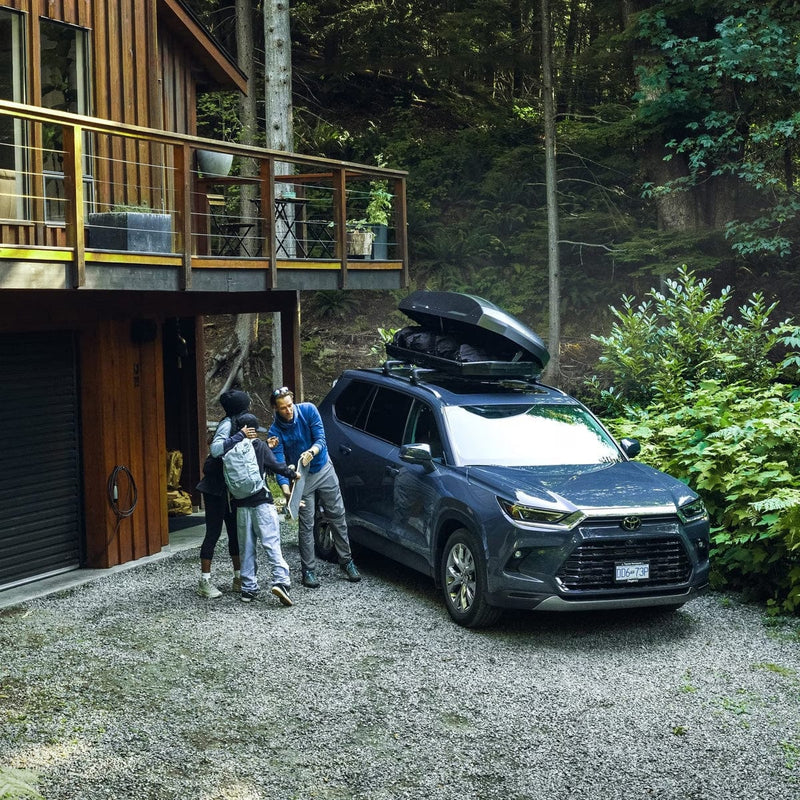 Load image into Gallery viewer, Thule Force 3 Medium 16cu ft Rooftop Cargo Box