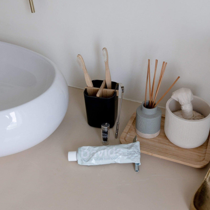 Load image into Gallery viewer, Bamboo Charcoal Floss by Zero Waste