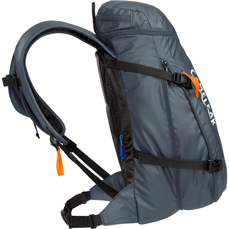 Load image into Gallery viewer, CamelBak SnoBlast 22 70oz. Hydration Pack