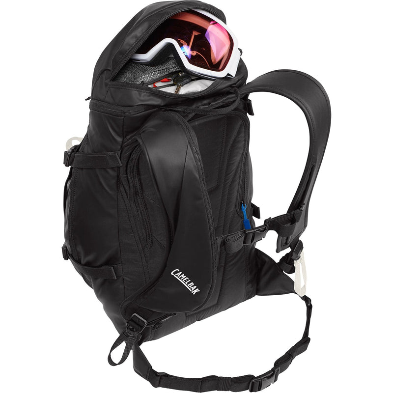 Load image into Gallery viewer, CamelBak SnoBlast 22 70oz. Hydration Pack