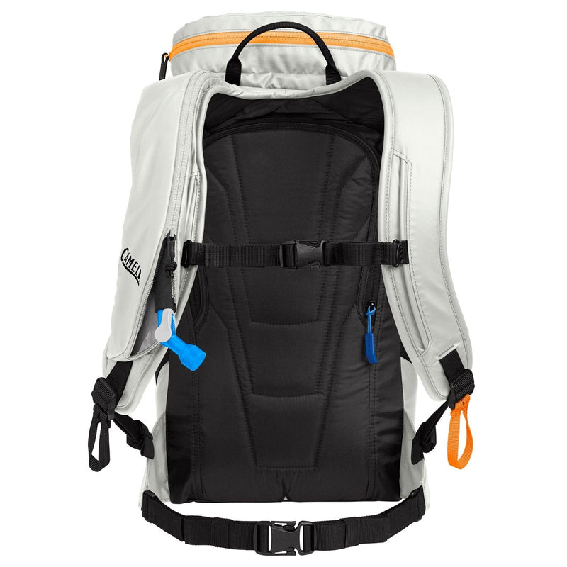 Load image into Gallery viewer, CamelBak SnoBlast 22 70oz. Hydration Pack