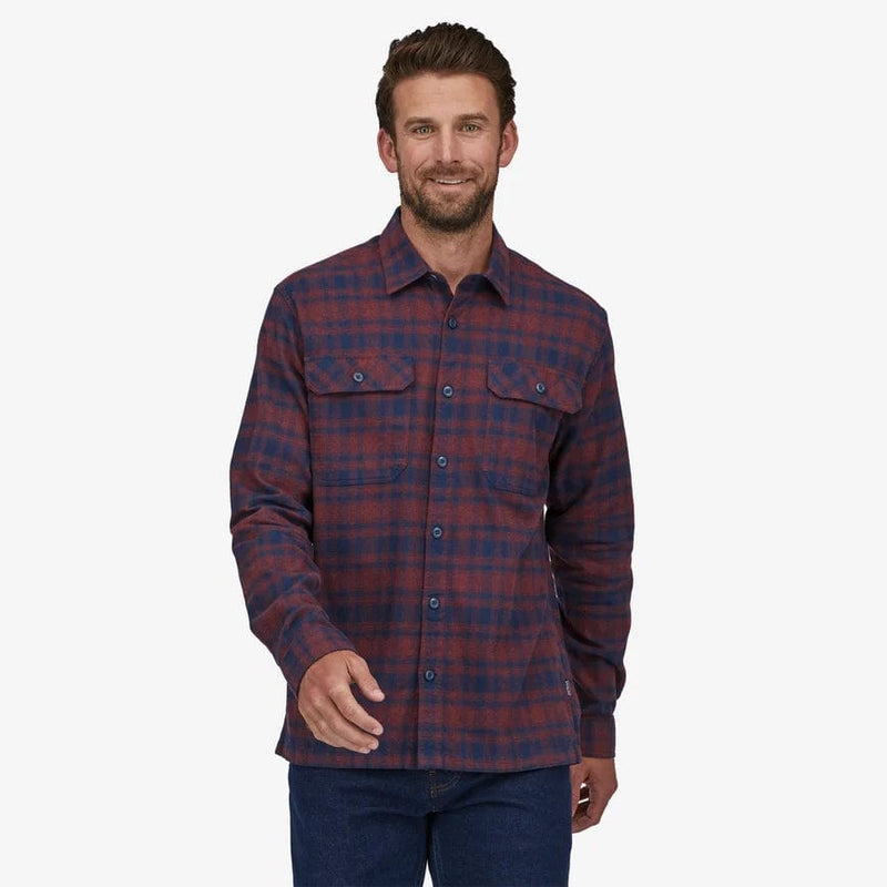 Load image into Gallery viewer, Patagonia Men&#39;s Long Sleeve Organic Cotton Midweight Fjord Flannel Shirt
