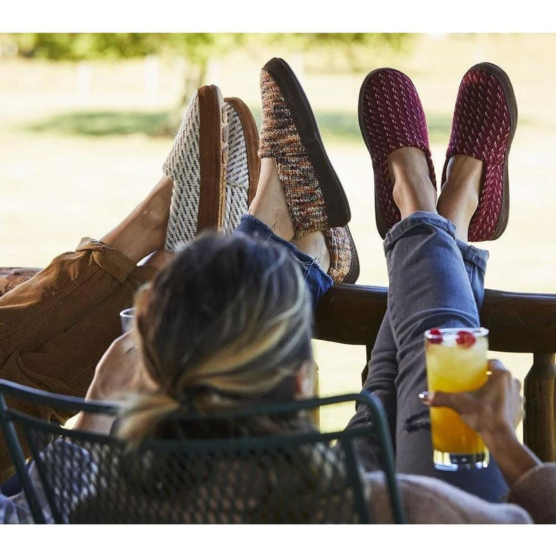 Load image into Gallery viewer, Acorn Women&#39;s Textured Moccasins
