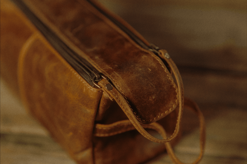Load image into Gallery viewer, The Draper Leather Toiletry/Dopp Bag by Vintage Gentlemen
