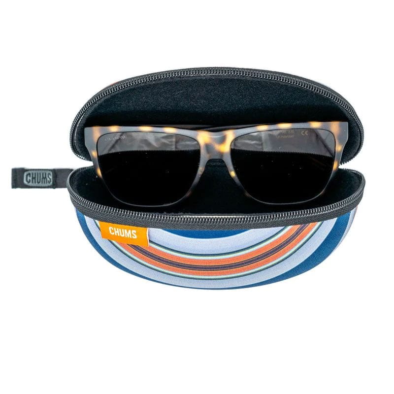 Load image into Gallery viewer, Chums Transporter Sunglass Case
