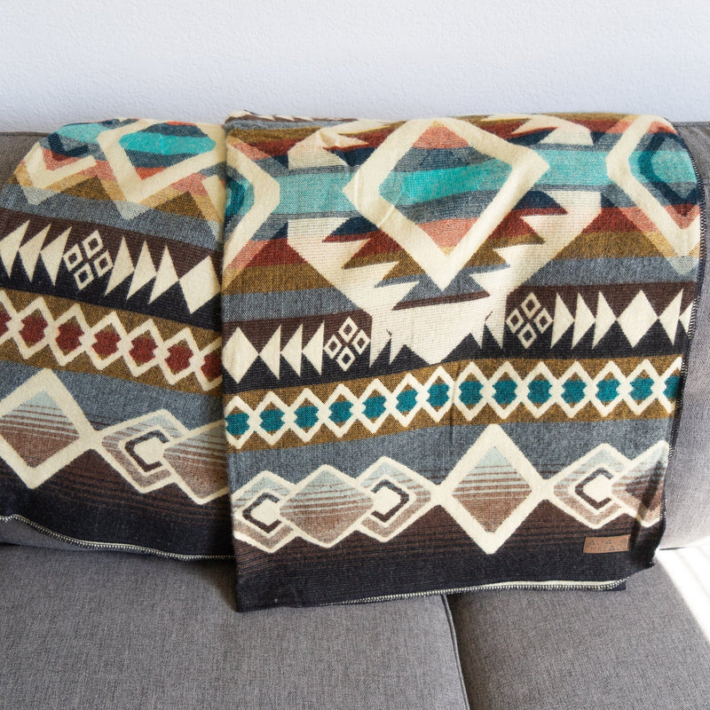 Load image into Gallery viewer, Andean Alpaca Wool Blanket - Inca by Alpaca Threadz
