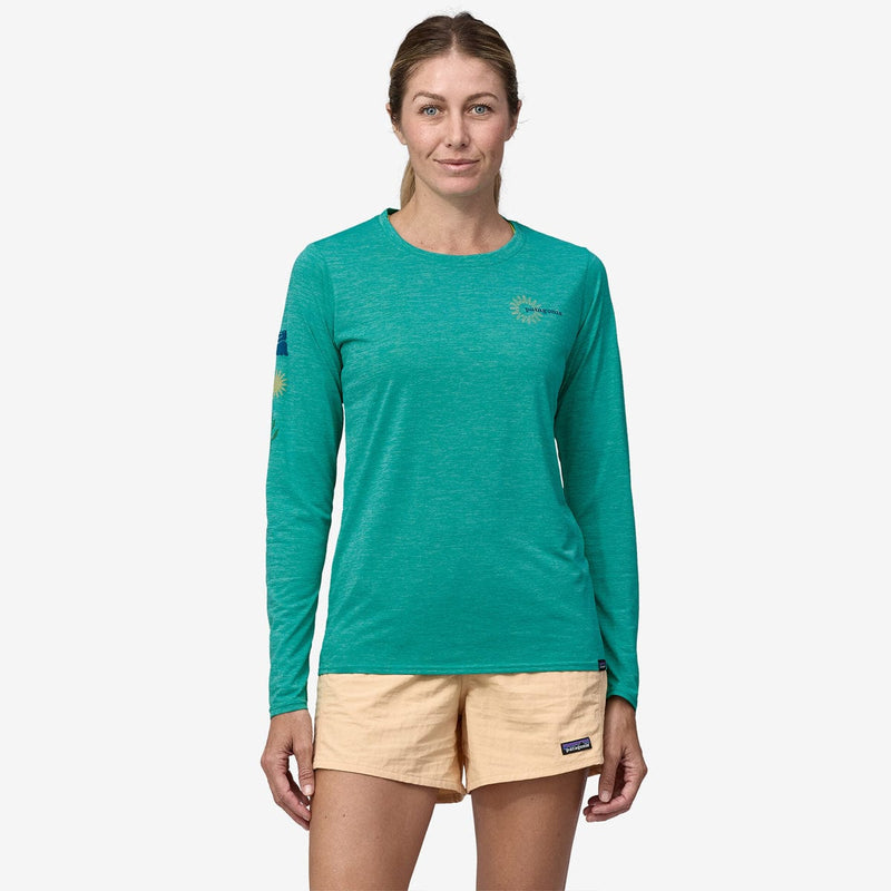 Load image into Gallery viewer, Patagonia Women&#39;s Long Sleeve Cap Cool Daily Graphic Shirt - Waters
