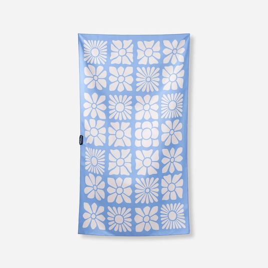 Nomadix Ultralight Towel: Flowerbed Coastal Blue