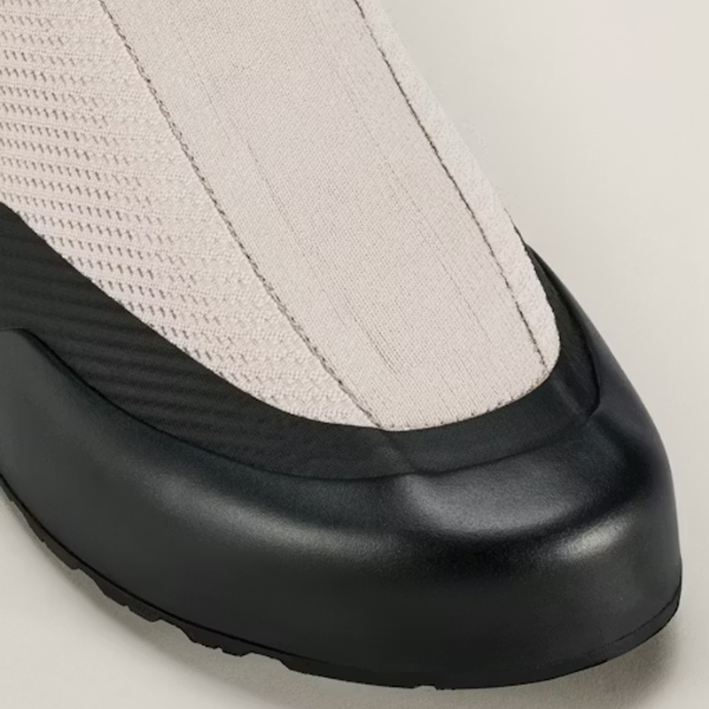 Load image into Gallery viewer, Arc'Teryx Kragg Men Pull On Shoe
