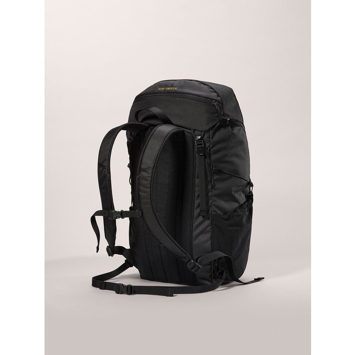 バッグ ARC'TERYX Mantis 30 Backpack Arc'teryx Mantis 30 Backpack Review | Pack Hacker