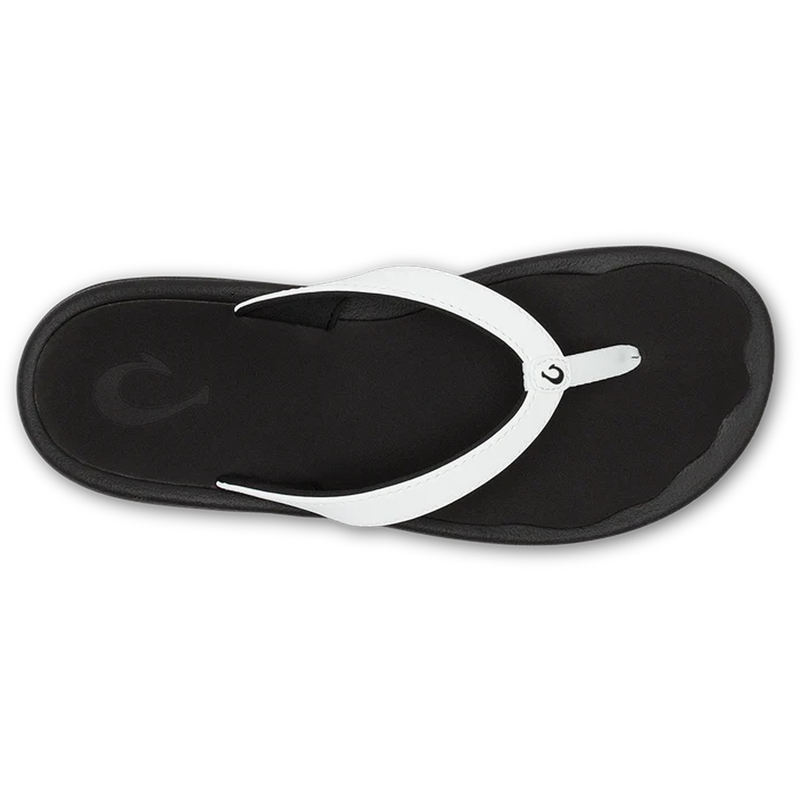 Load image into Gallery viewer, Black sandal with white strap on a white background
