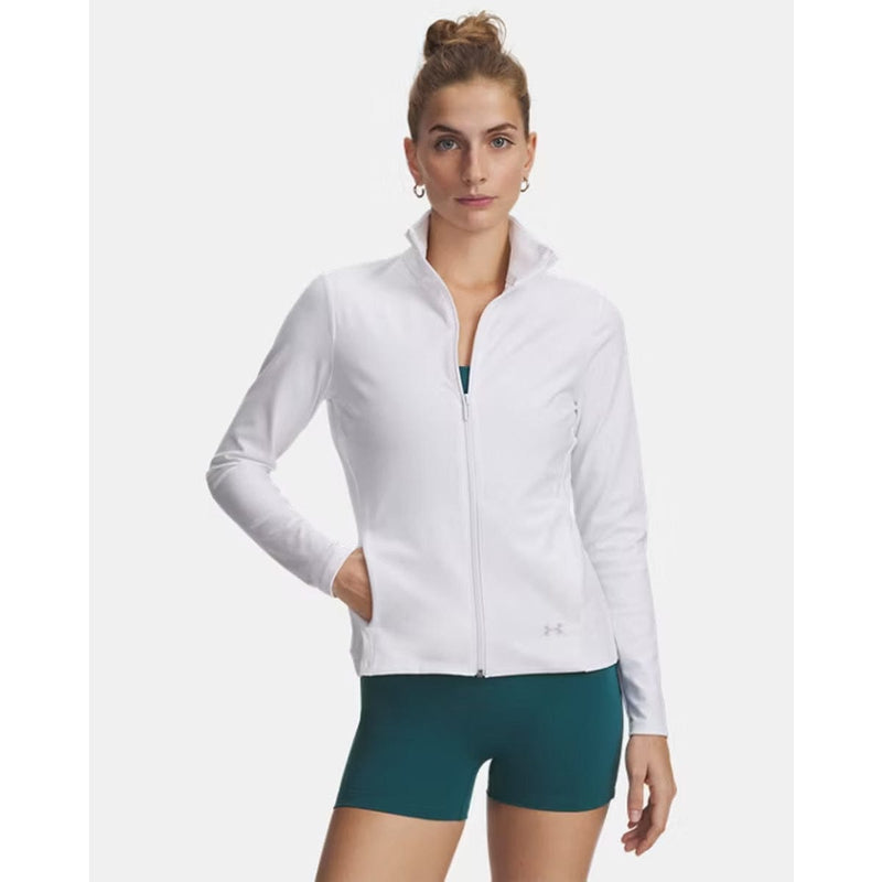 Load image into Gallery viewer, Woman wearing a white jacket and green shorts on a white background
