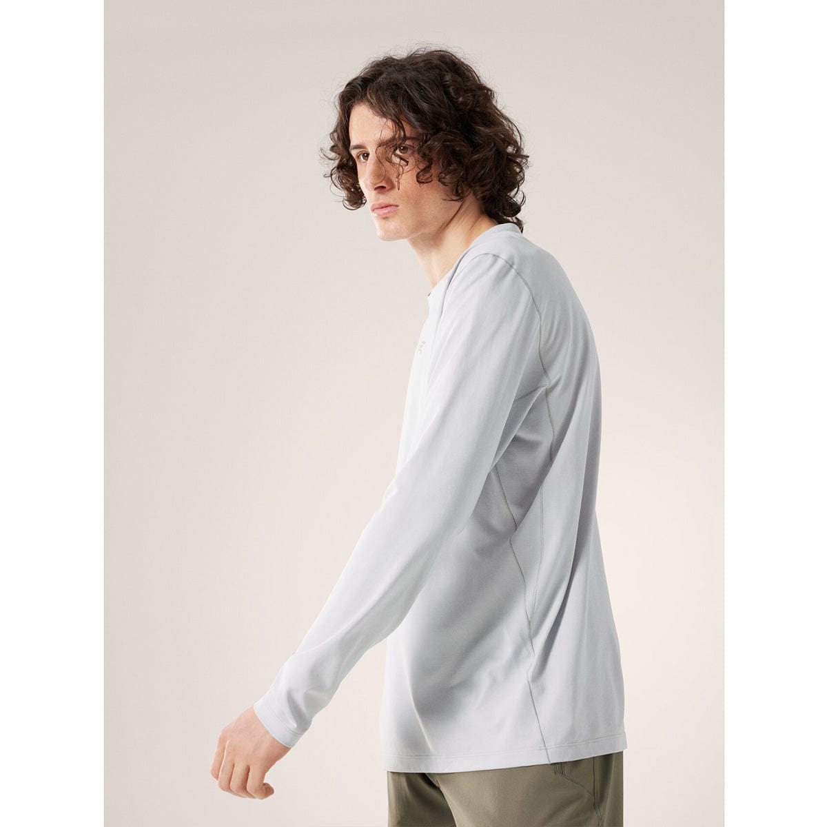 アークテリクス Cormac Crew S/S メンズ Sサイズ ホワイト系 Arc'teryx Men's Cormac Crew Long Sleeve Shirt – Campmor