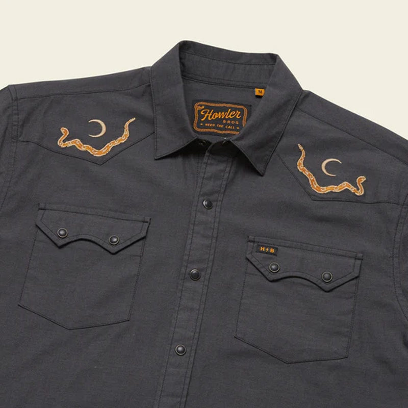 Load image into Gallery viewer, Howler Brothers Crosscut Deluxe Snapshirt - Waxing Culebra
