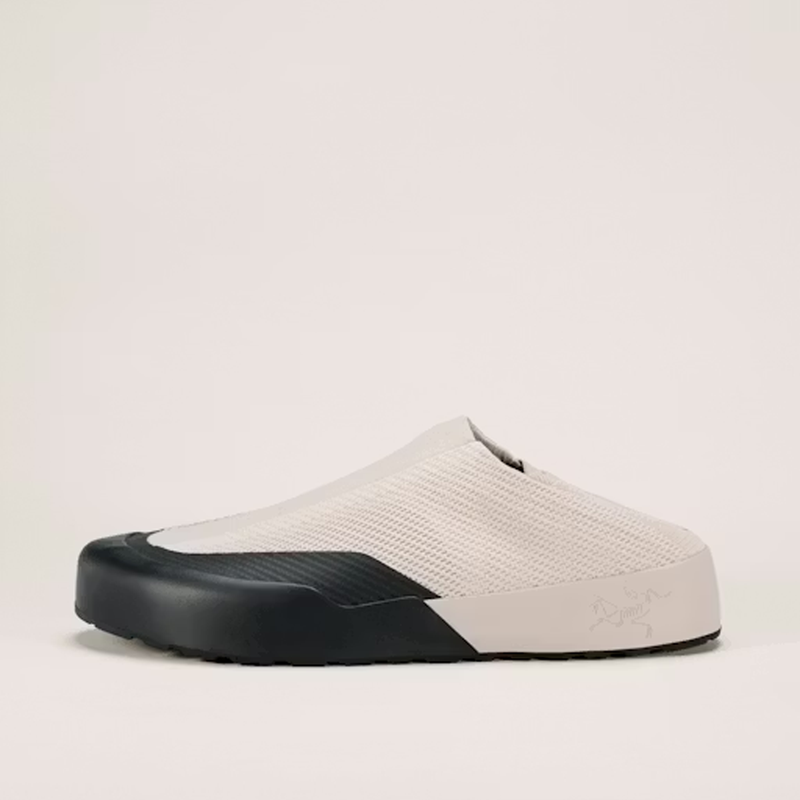 Load image into Gallery viewer, Arc'Teryx Kragg Men Pull On Shoe
