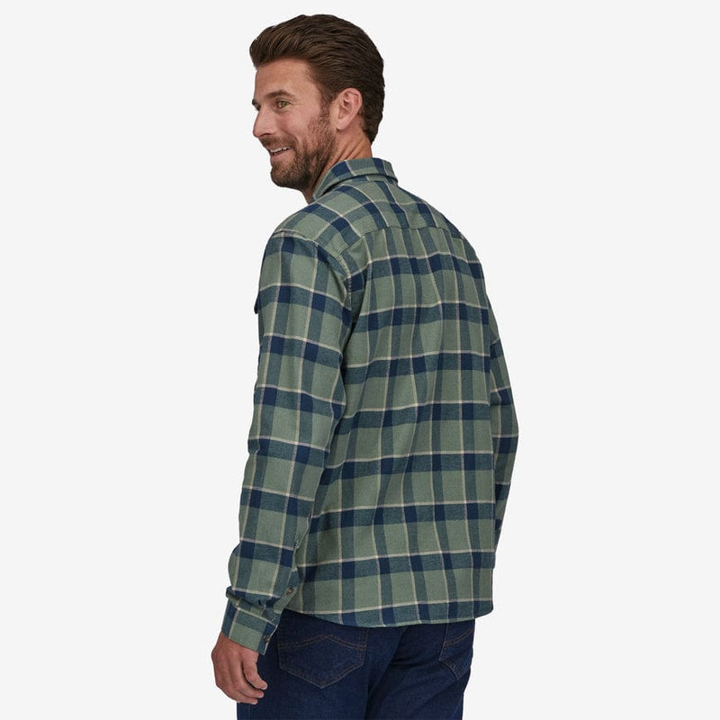 Load image into Gallery viewer, Patagonia Men&#39;s Long Sleeve Cotton in Conversion Lightweight Fjord Flannel Shirt
